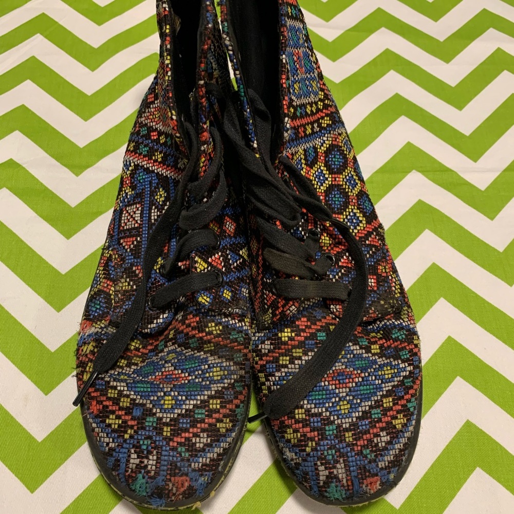 Dr martens hackney 10